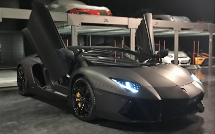 Lej lamborghini Aventador danmark