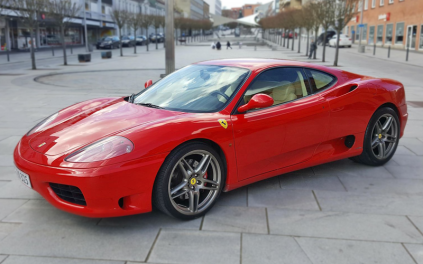 lej en ferrari, ferrari til leje, ferrari konfirmation, konfirmationskørsel, lej ferrari i danmark, lej ferrari, bryllupskørsel