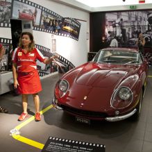 ferrari i monaco, ferrari rejse, prøv ferrari, lej ferrari, lej en ferrari, kør ferrari i danmark, hvor kan man leje ferrari, lej ferrari pris, konfirmationskørsel, bryllupskørsel, firmaevents, firmaoplevelse, ferrari til udstilling