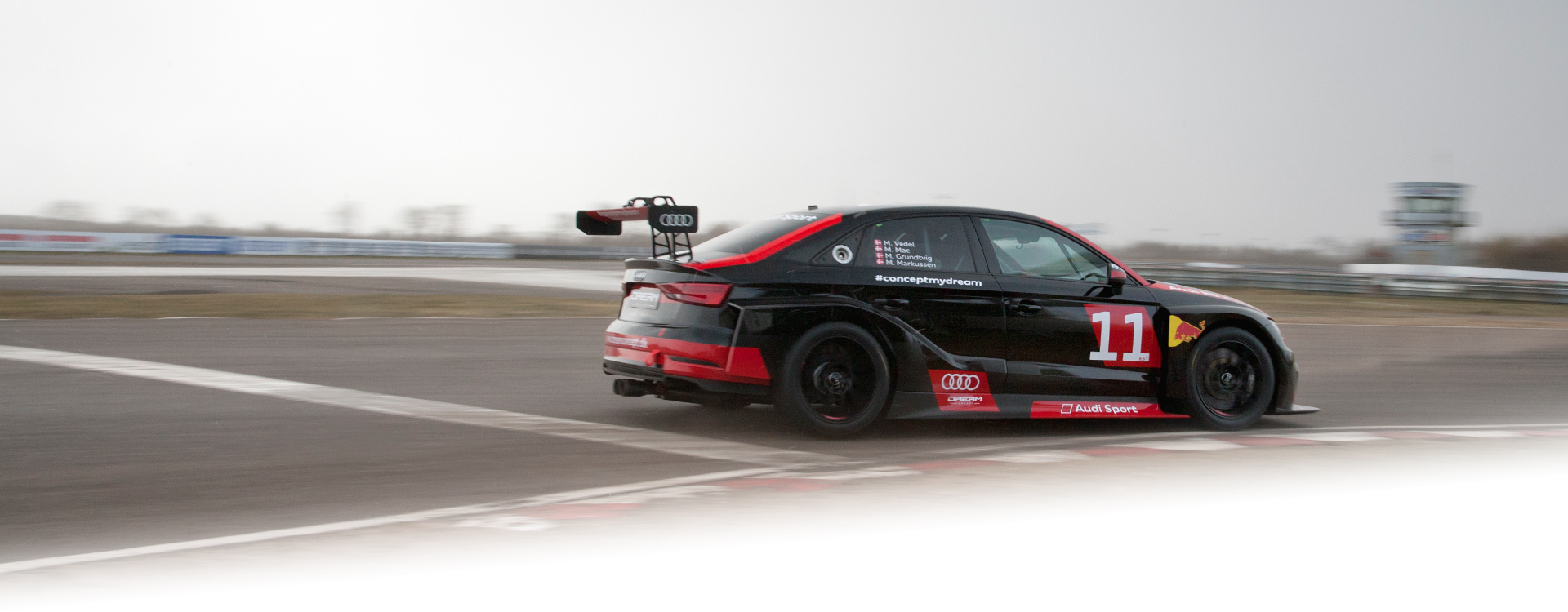 Prøv en Audi RS3 LMS, kør en racerbil, prøv en lemans bil, testkør audi, event på racerbane, firma arrangement på racerbane