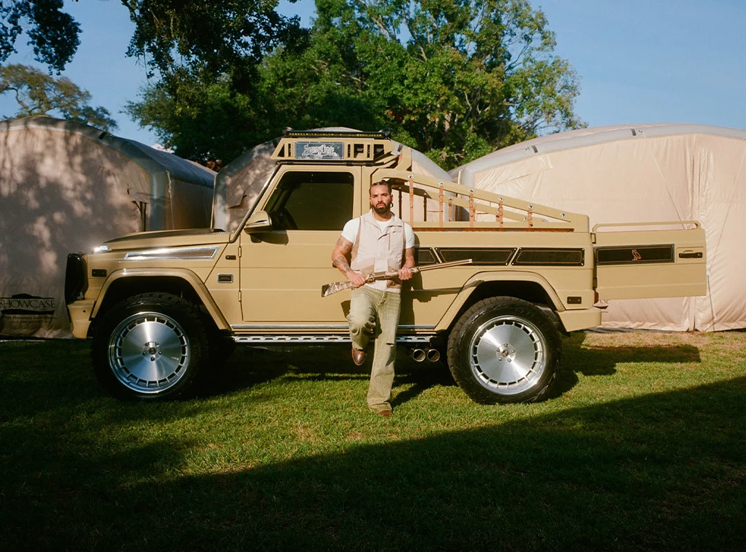 Drake viser frem sin nye unikke S-KLUB L.A.-Mercedes G-Wagon
